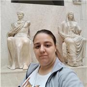 Profesora de primaria preparada para todos los niveles